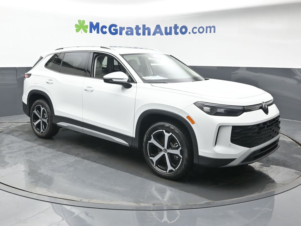 2025 Volkswagen Tiguan SE's photo