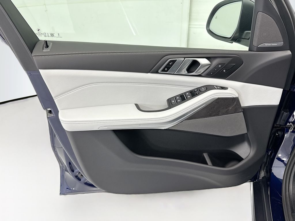 Thumbnail: 2026 BMW X5 - 23