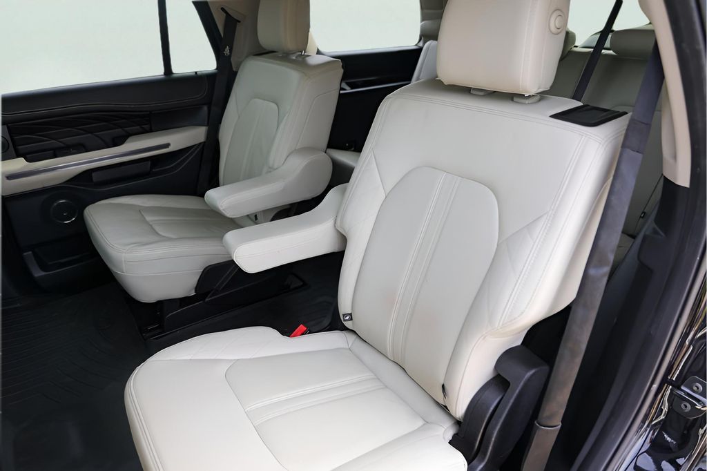 Used Car 2020 Ford Expedition  Platinum For Sale Under $30,000 In Austin, Texas