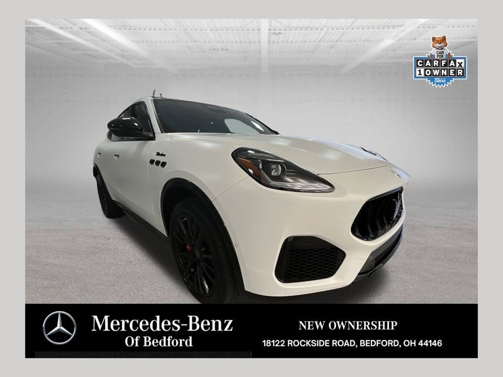 Bianco Astro Metallic 2025 Maserati Grecale SUV / Crossover All-Wheel Drive 8-Speed Automatic