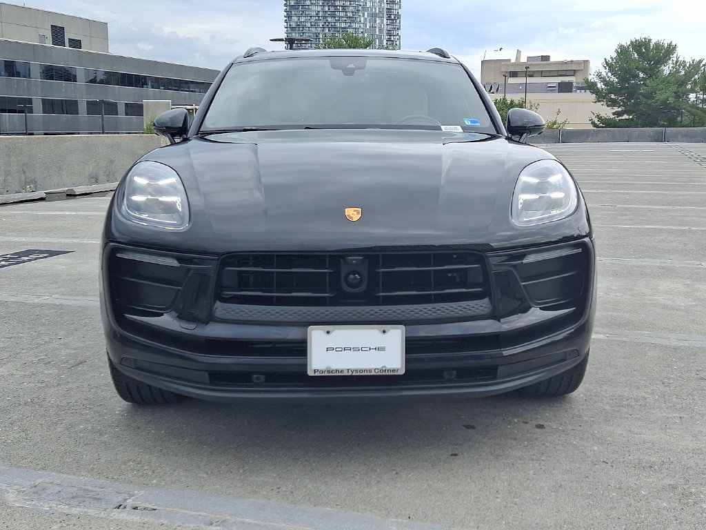 Thumbnail: 2023 Porsche Macan - 6
