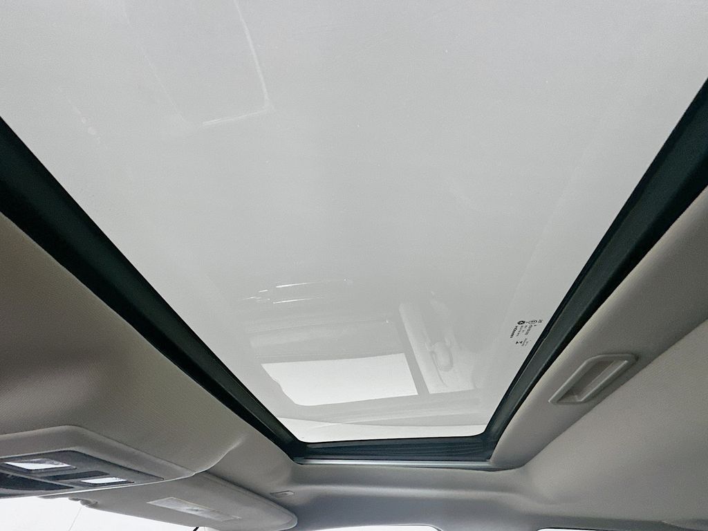 Used 2017 White Ram Laramie image 21