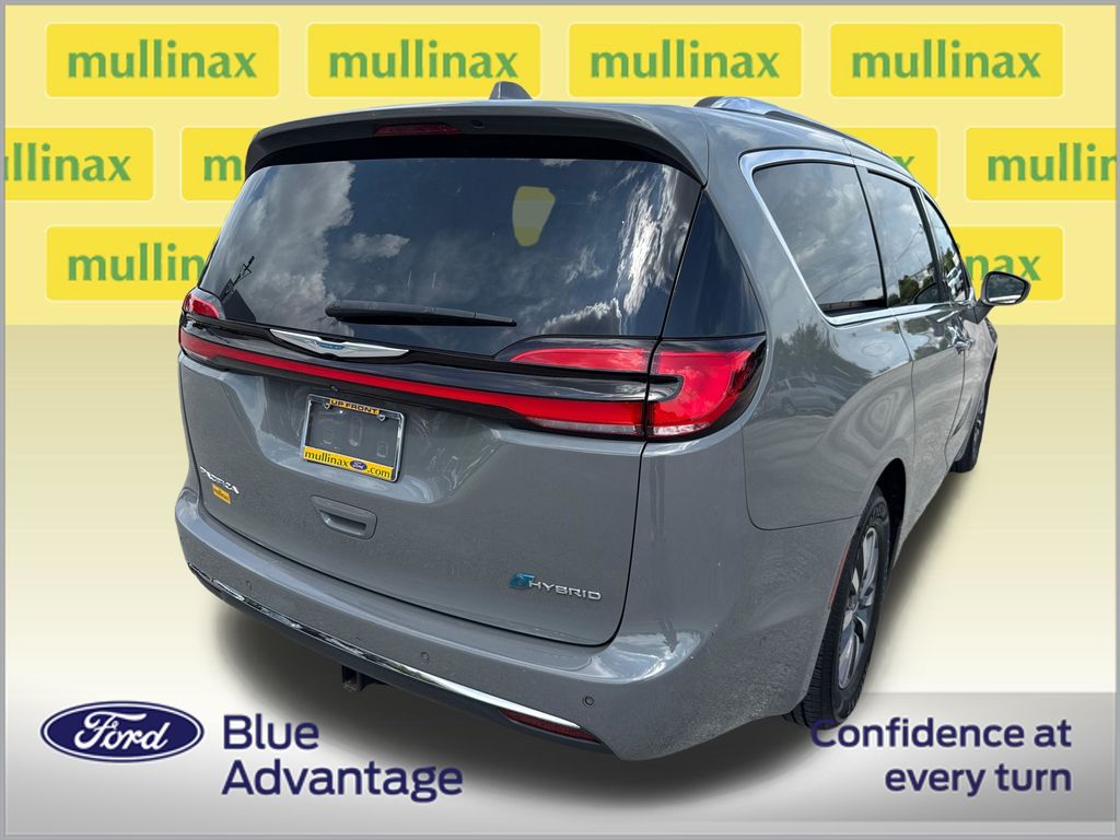 Certified Used 2021 Gray Chrysler Touring L image 4