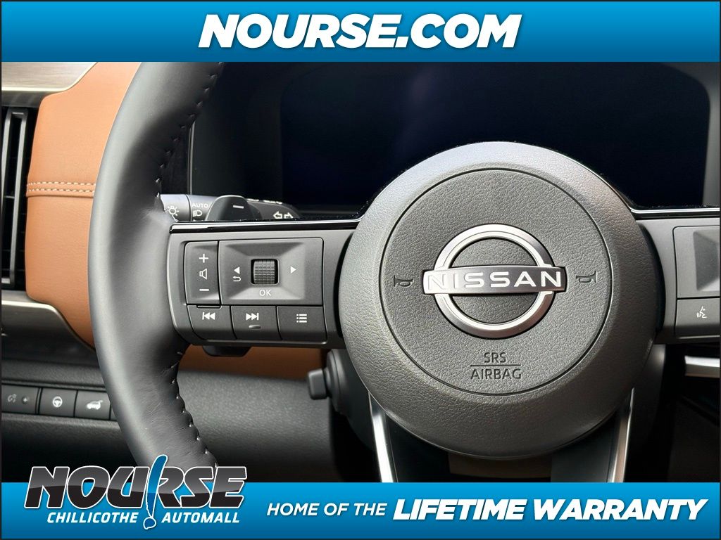 2025 Nissan Pathfinder Platinum photo