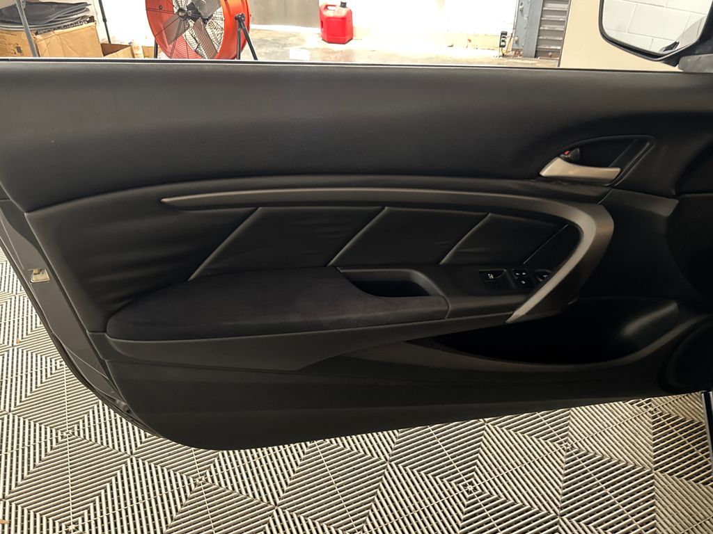 Used 2011  Honda LX-S image 14