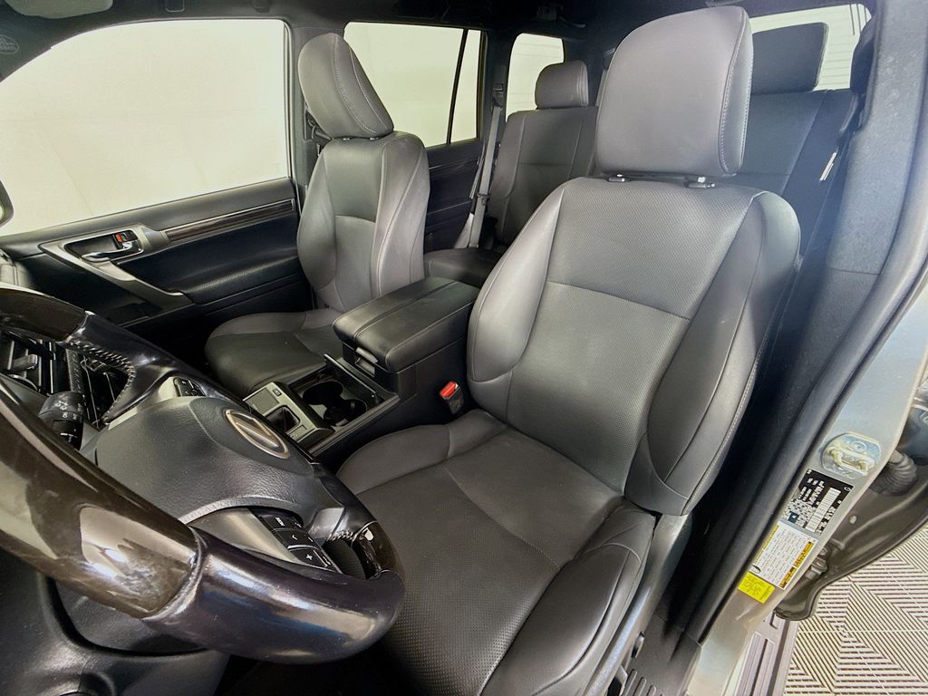 Thumbnail: 2022 Lexus GX - 20