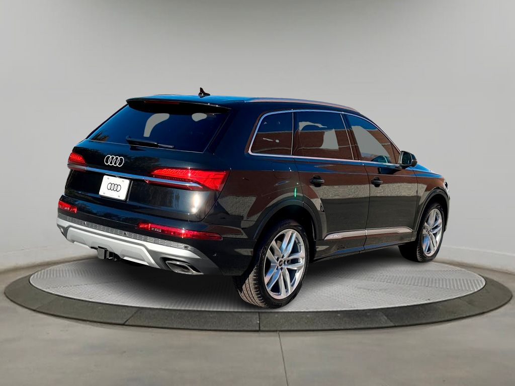 2025 Audi Q7  3