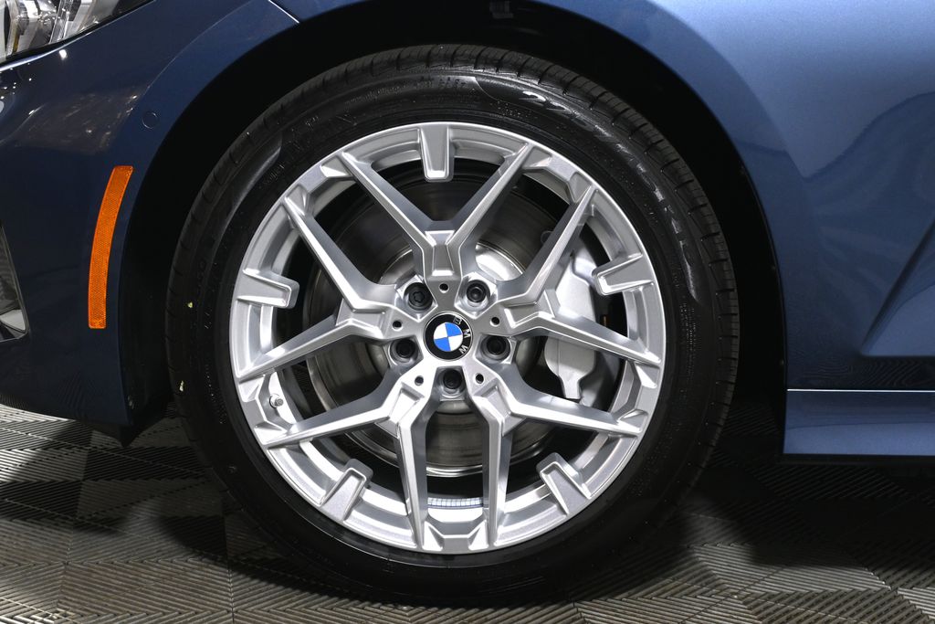 Thumbnail: 2026 BMW 3 Series - 12