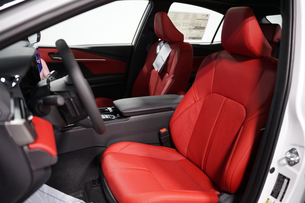 2025 Toyota Camry XSE 31