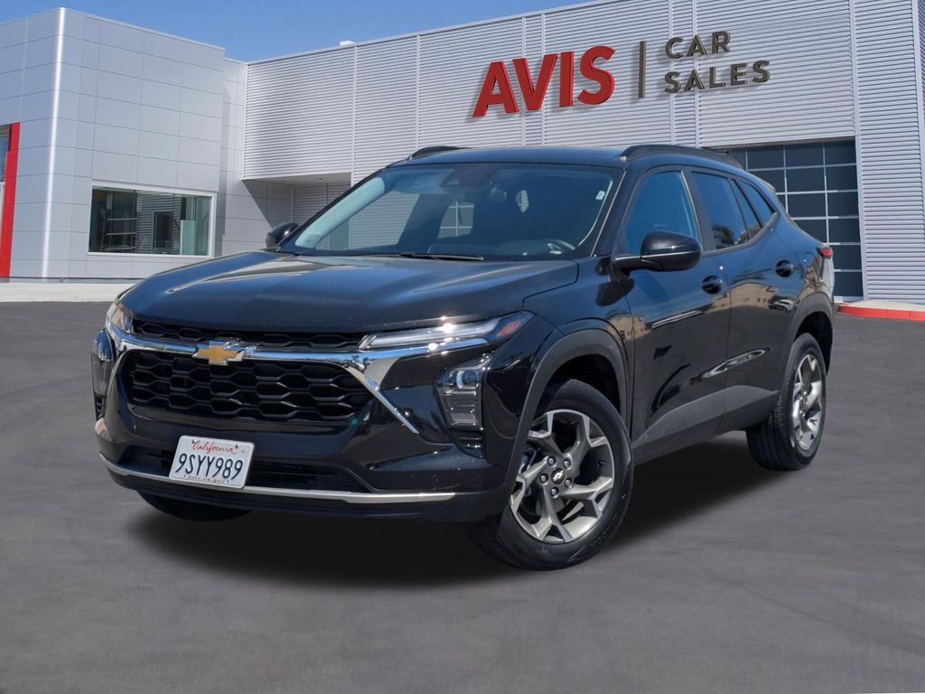 Mosaic Black Metallic 2025 Chevrolet Trax LT FWD SUV / Crossover Front-Wheel Drive 6-Speed Automatic
