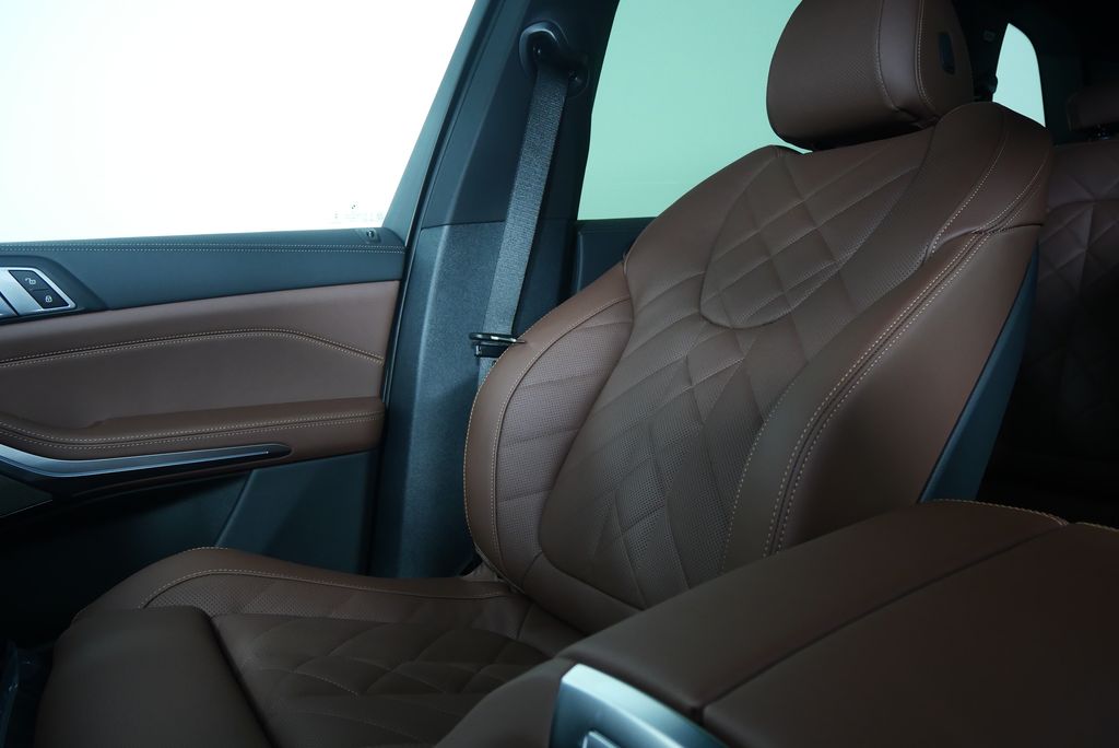 Thumbnail: 2026 BMW X5 - 23