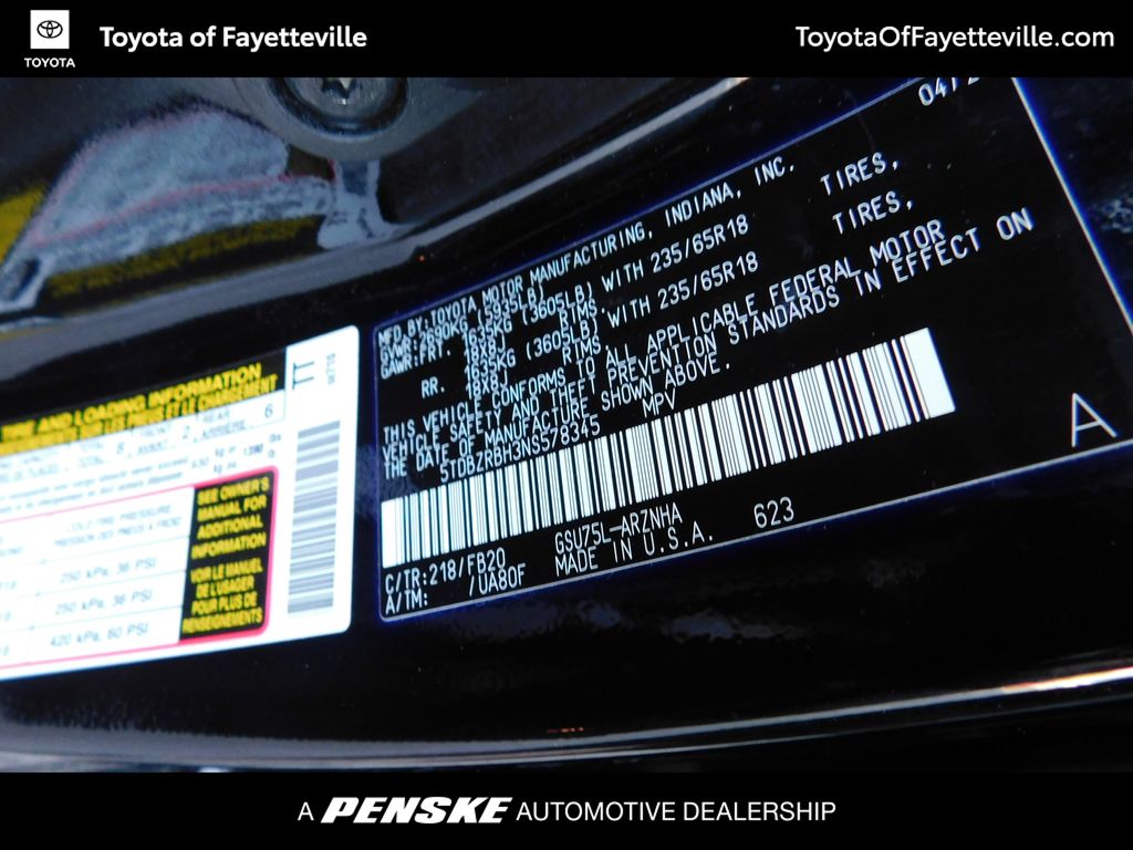 2022 Toyota Highlander LE 12