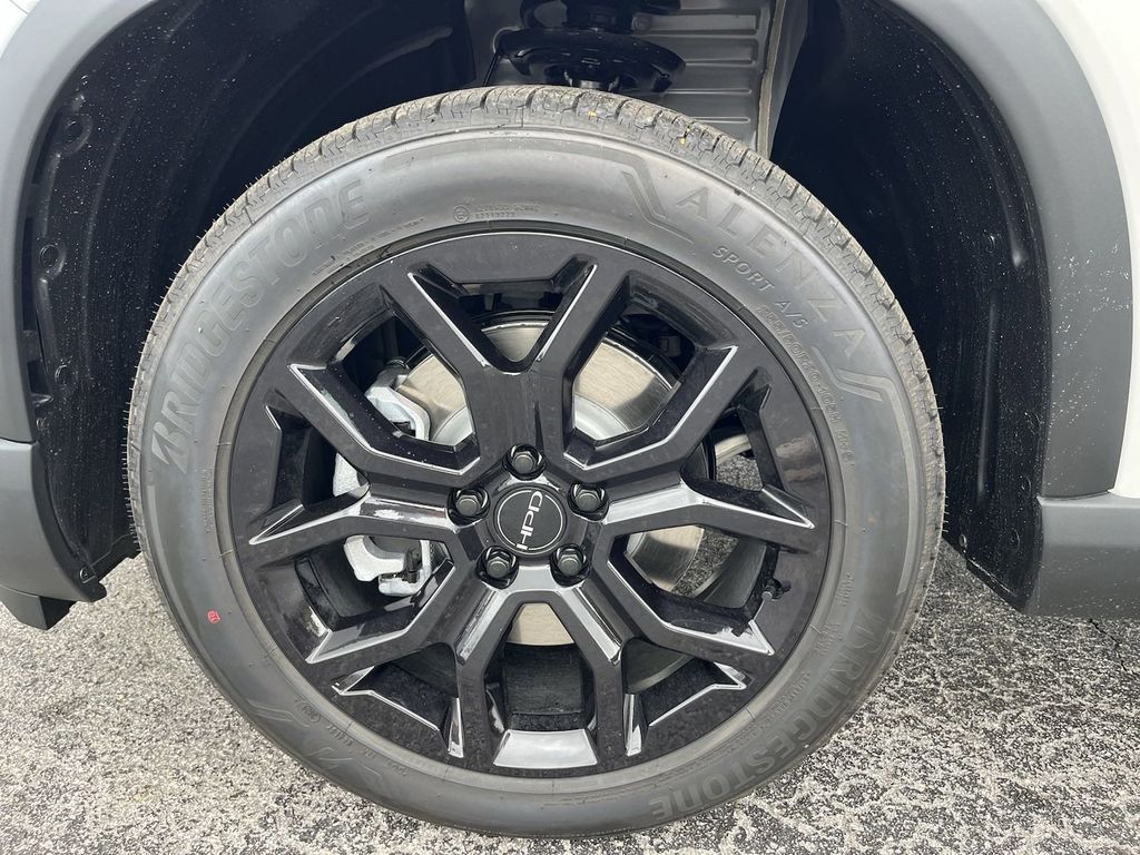 new 2025 Honda Pilot car, priced at $49,553