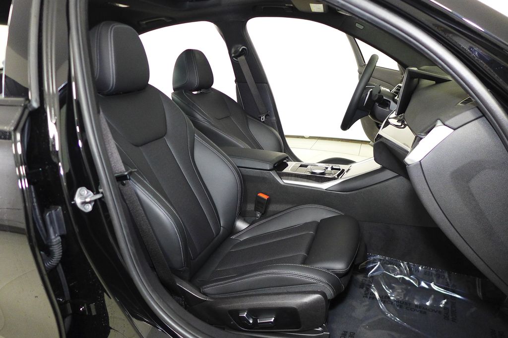 Thumbnail: 2023 BMW 3 Series - 19