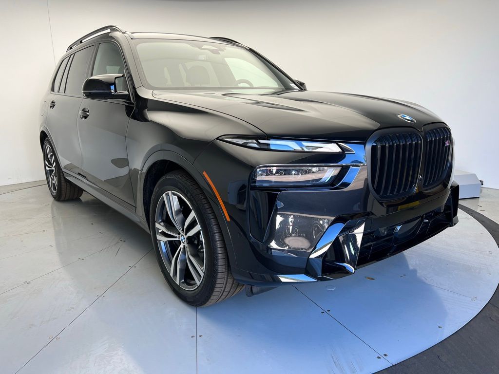 2025 BMW X7 M60i 2