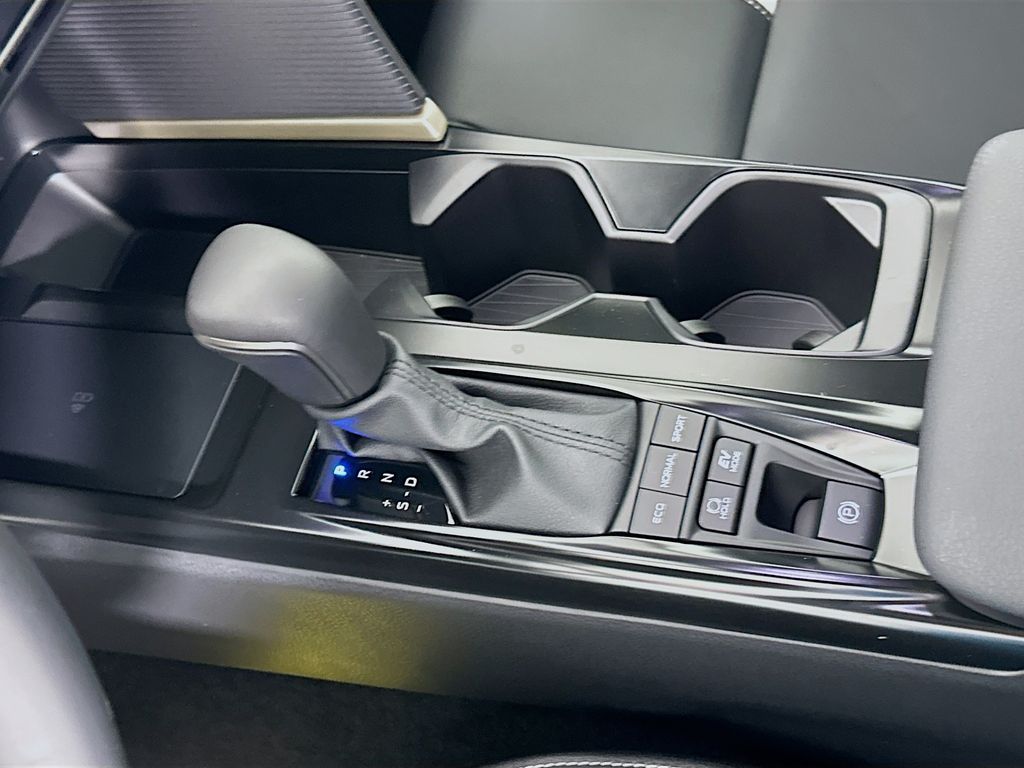 Thumbnail: 2025 Toyota Camry - 17