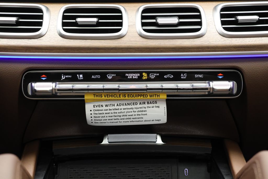 Thumbnail: 2026 Mercedes-Benz GLE - 27