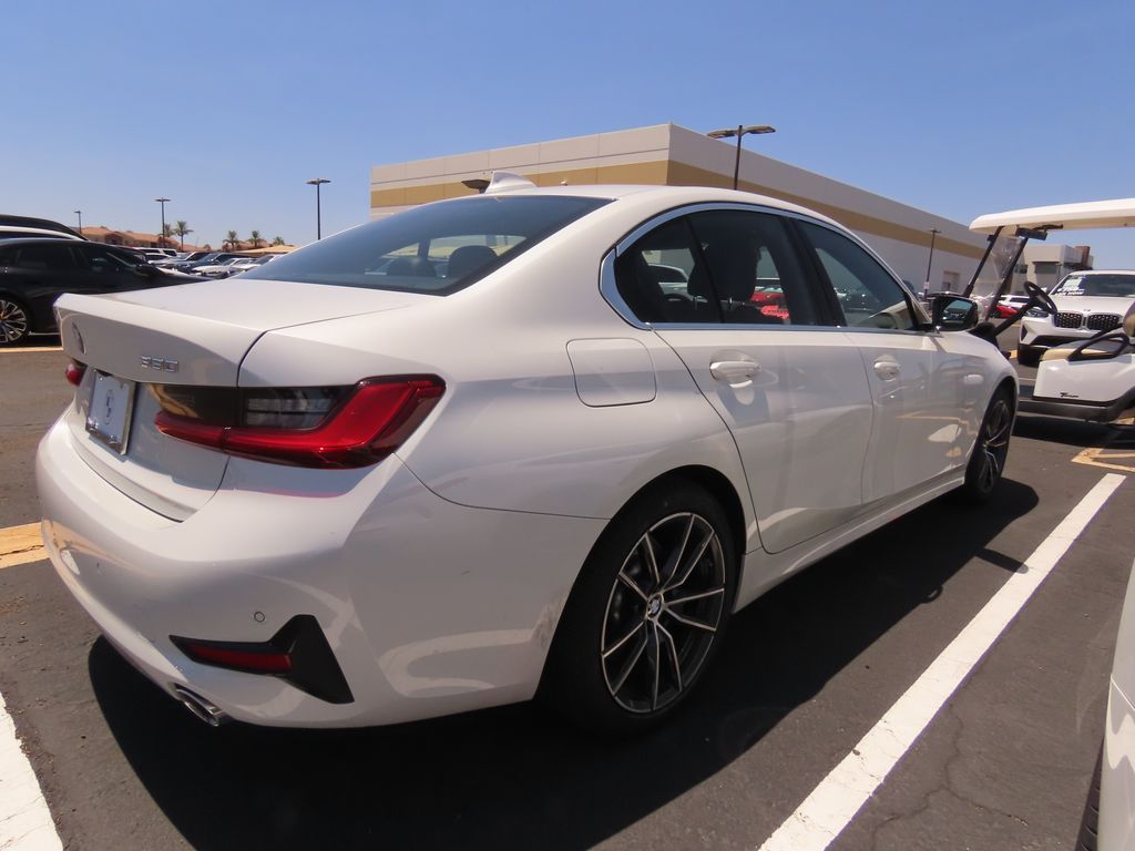 Thumbnail: 2020 BMW 3 Series - 3