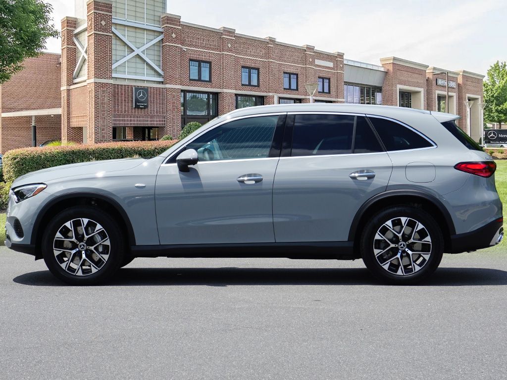 Thumbnail: 2025 Mercedes-Benz GLC - 2