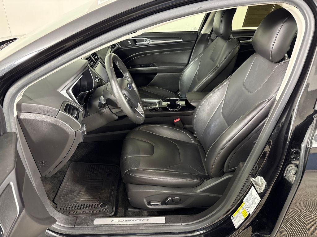 Used 2014 Black Ford Titanium image 31