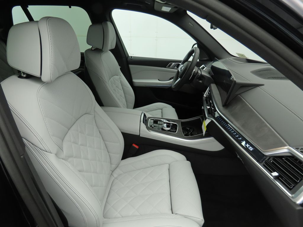 Thumbnail: 2026 BMW X5 - 21