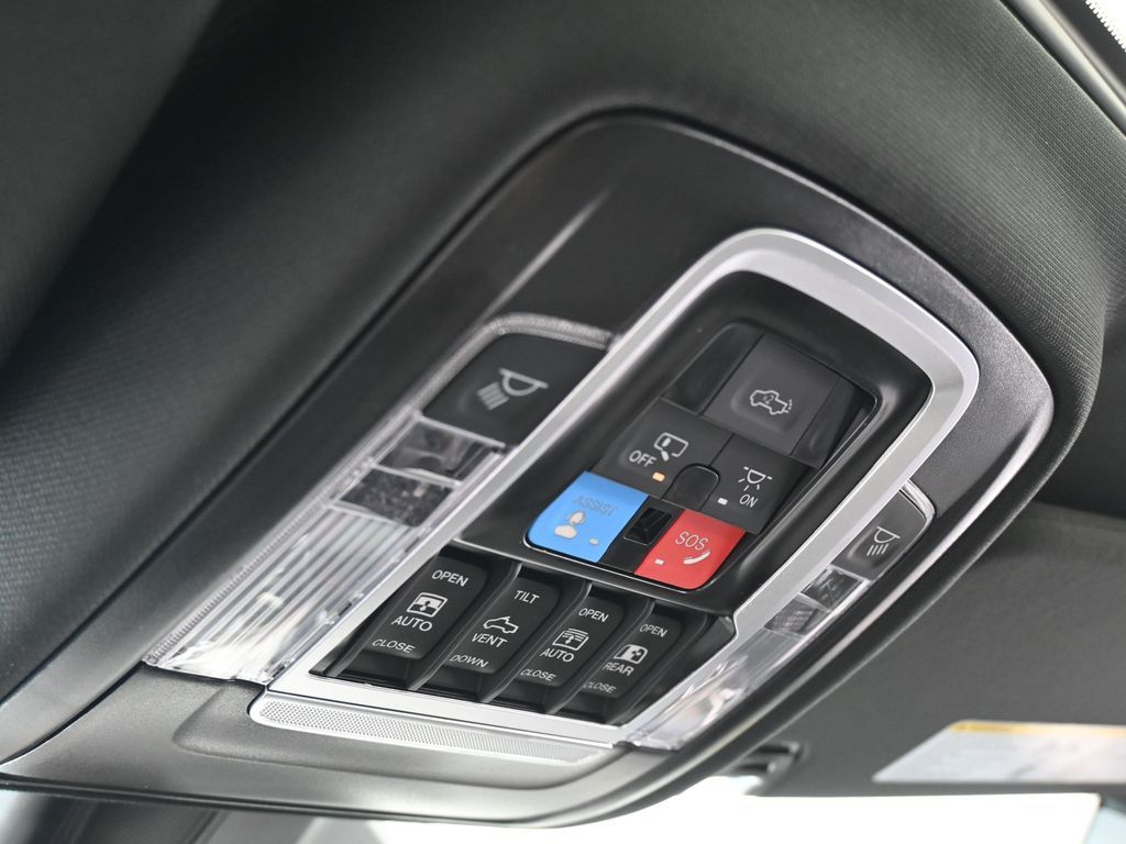 New 2026 Bright White Clearcoat Ram Big Horn/Lone Star image 23