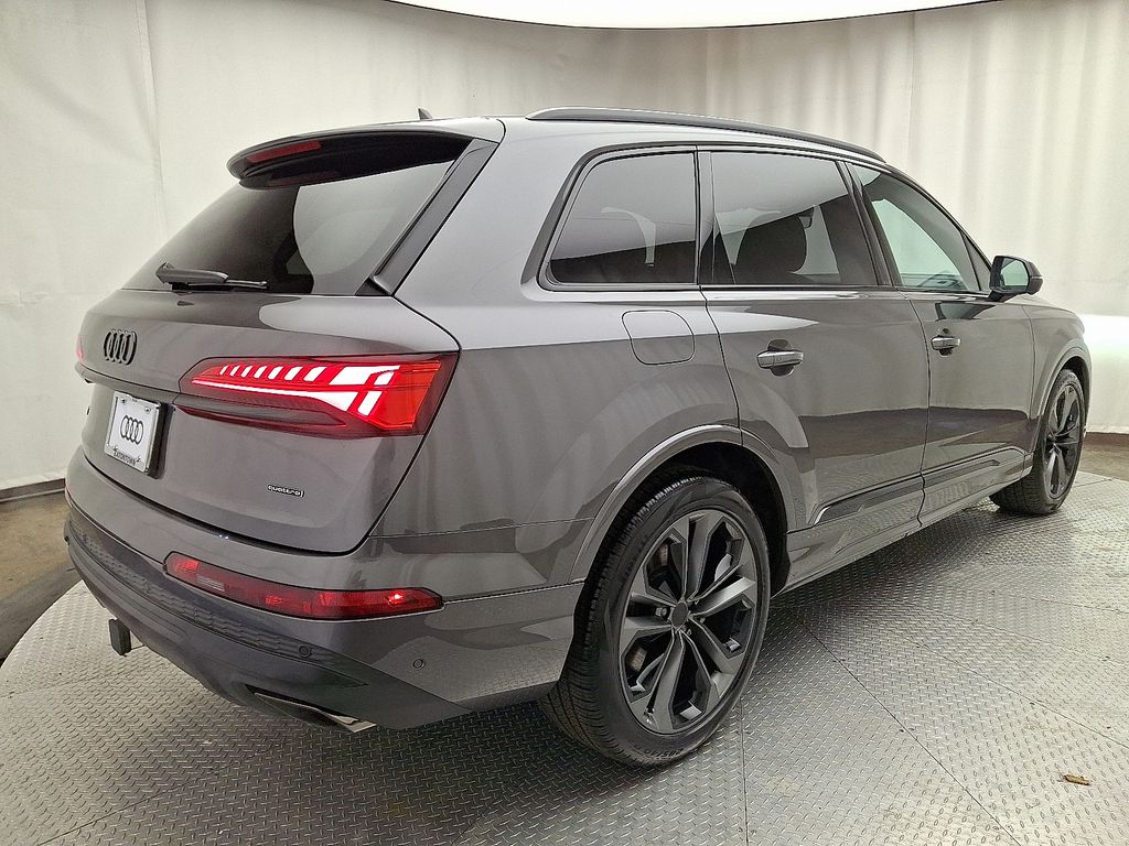Thumbnail: 2026 Audi Q7 - 3