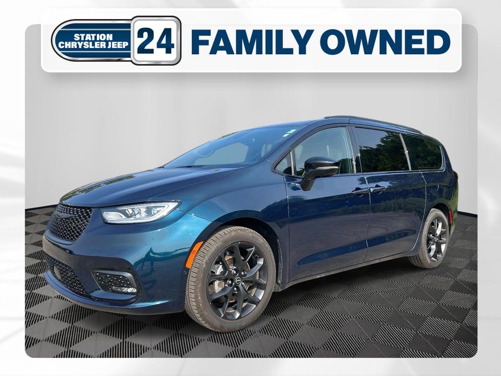Blue Pearl 2025 Chrysler Pacifica Minivan Front-Wheel Drive 9-Speed Automatic