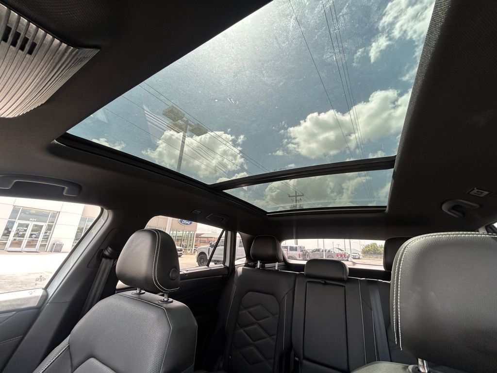 Used Car 2024 Volkswagen Atlas Cross Sport  2.0t Se W/technology For Sale Under $30,000 In Floresville, Texas