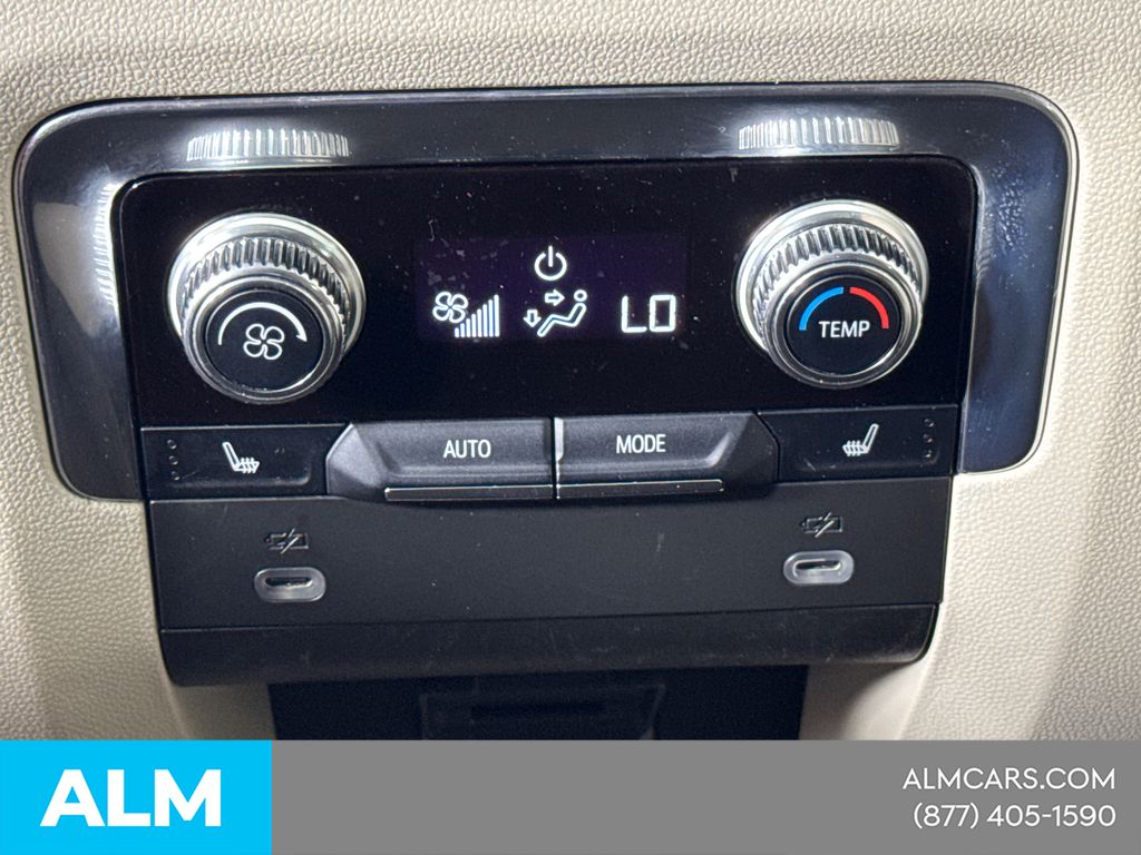 Used 2023 Silver GMC Denali image 26