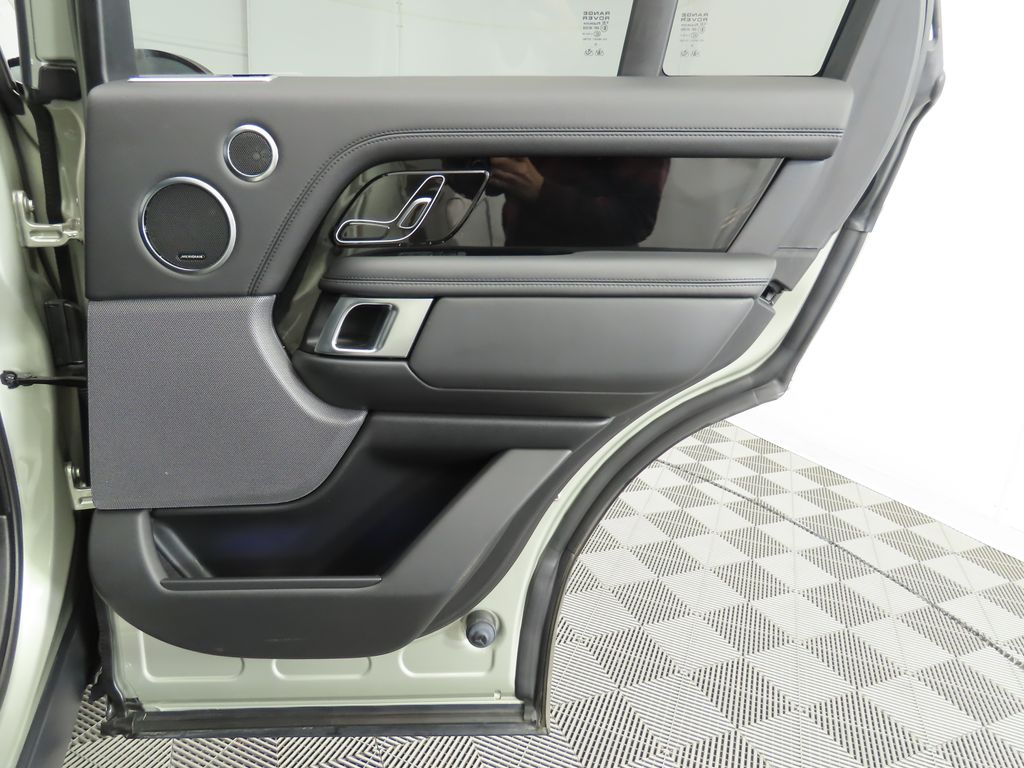 Thumbnail: 2021 Land Rover Range Rover - 28