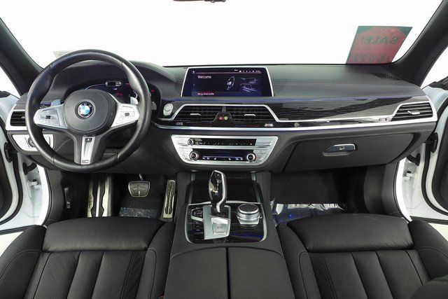 2022 BMW 7 Series 740i 24