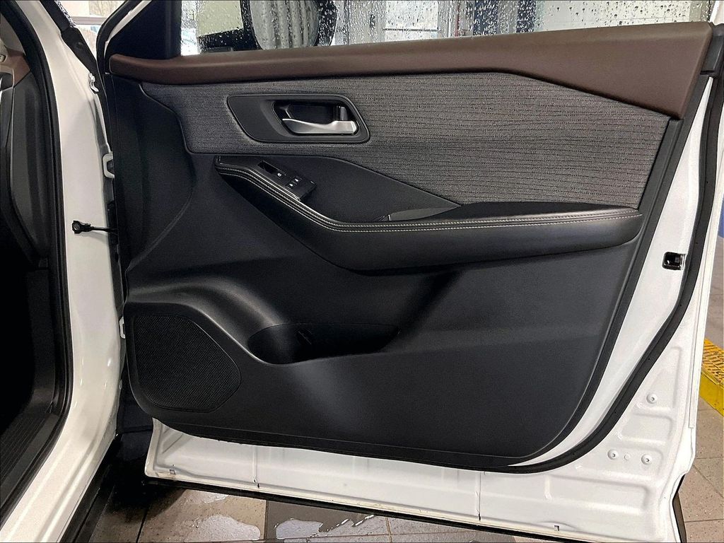 2023 Nissan Rogue — photo 12