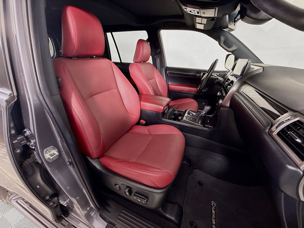 Thumbnail: 2023 Lexus GX - 30