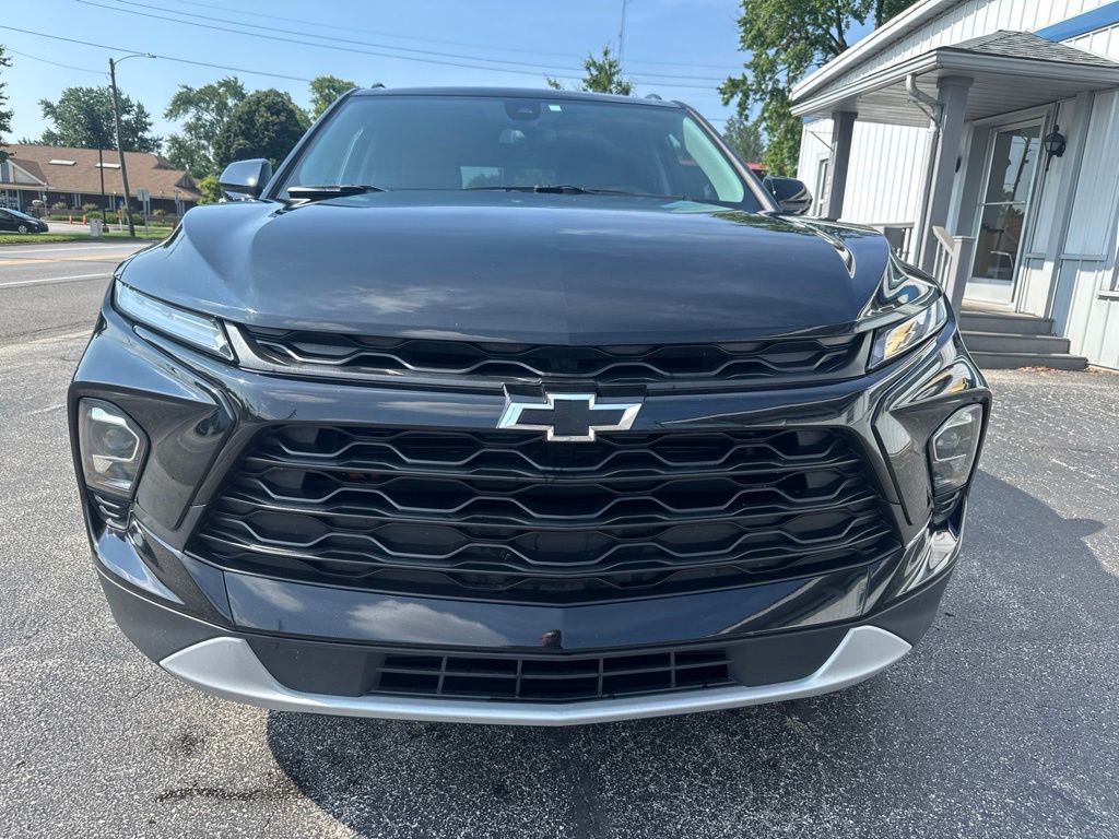 View vehicle photo 2