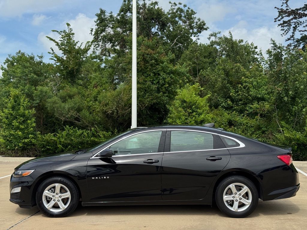 2024 Chevrolet Malibu LS - 11