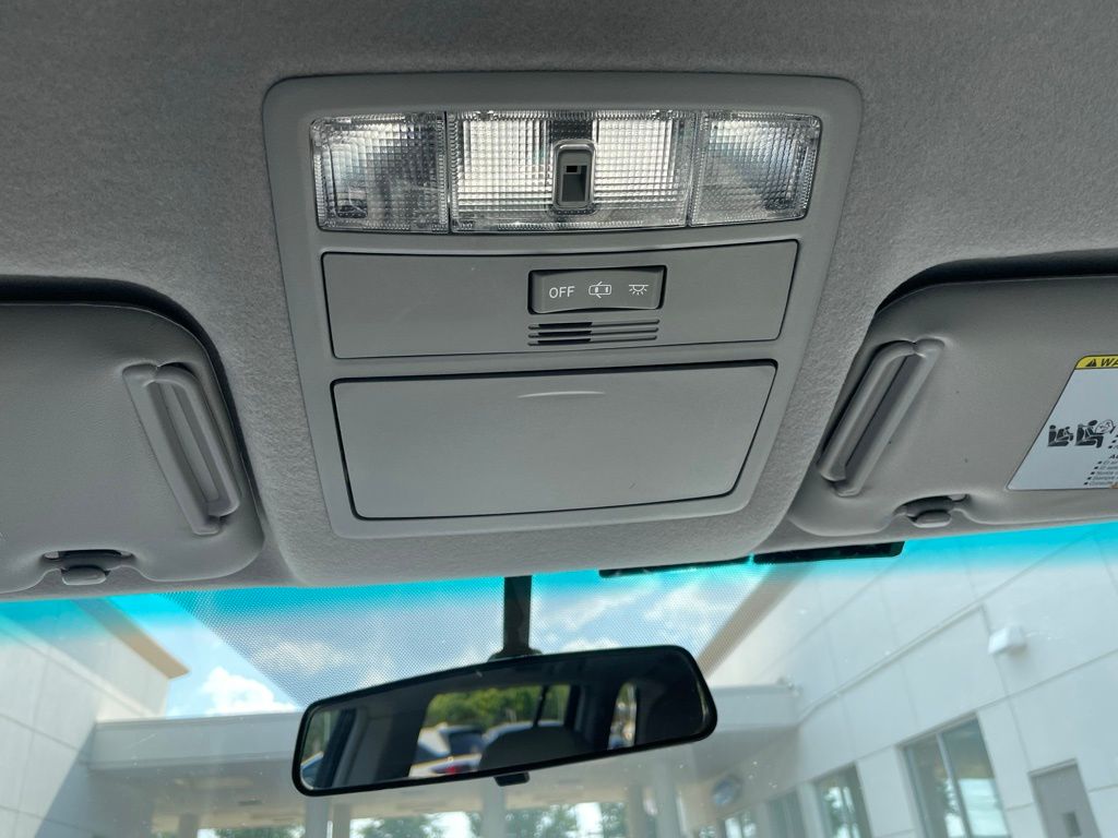 Thumbnail: 2012 Toyota Highlander - 16