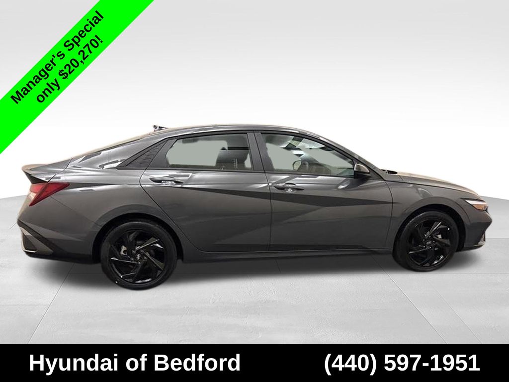 2026 Hyundai Elantra SEL Sport - Image 4