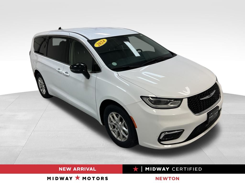 Bright White Clearcoat 2024 Chrysler Pacifica Minivan Front-Wheel Drive 9-Speed Automatic