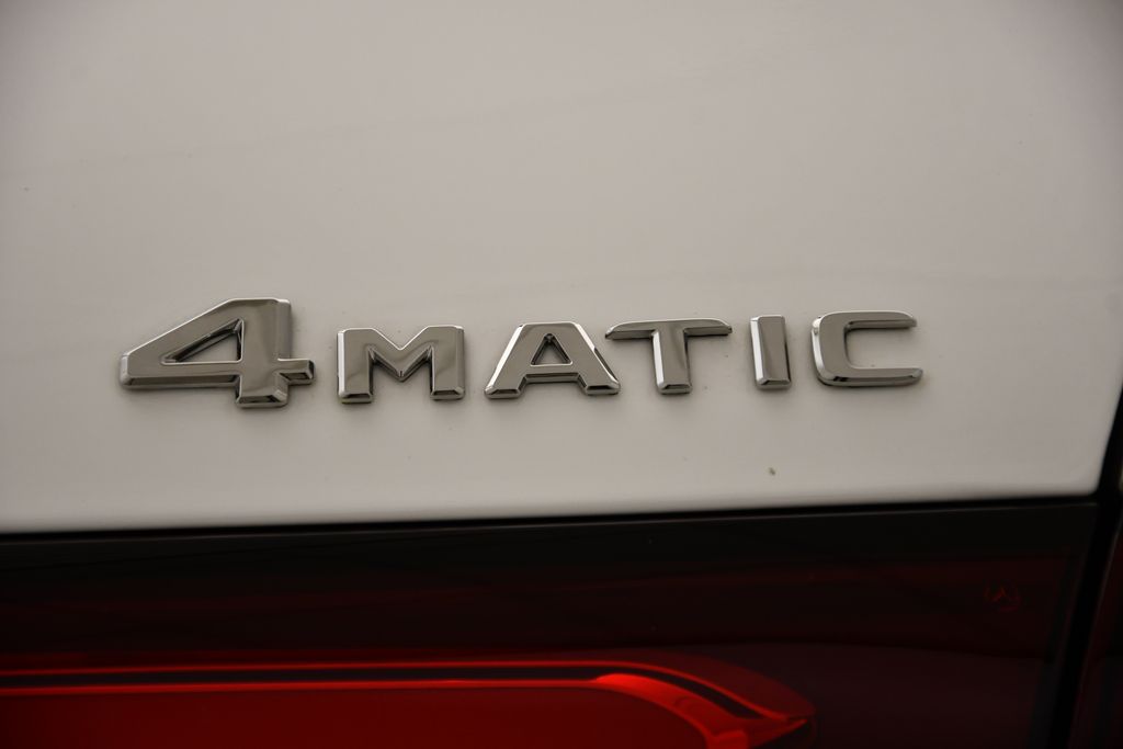 Thumbnail: 2025 Mercedes-Benz GLC - 10