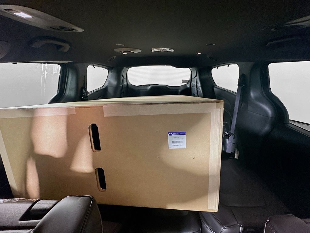 New 2025 Black Chrysler Select image 10