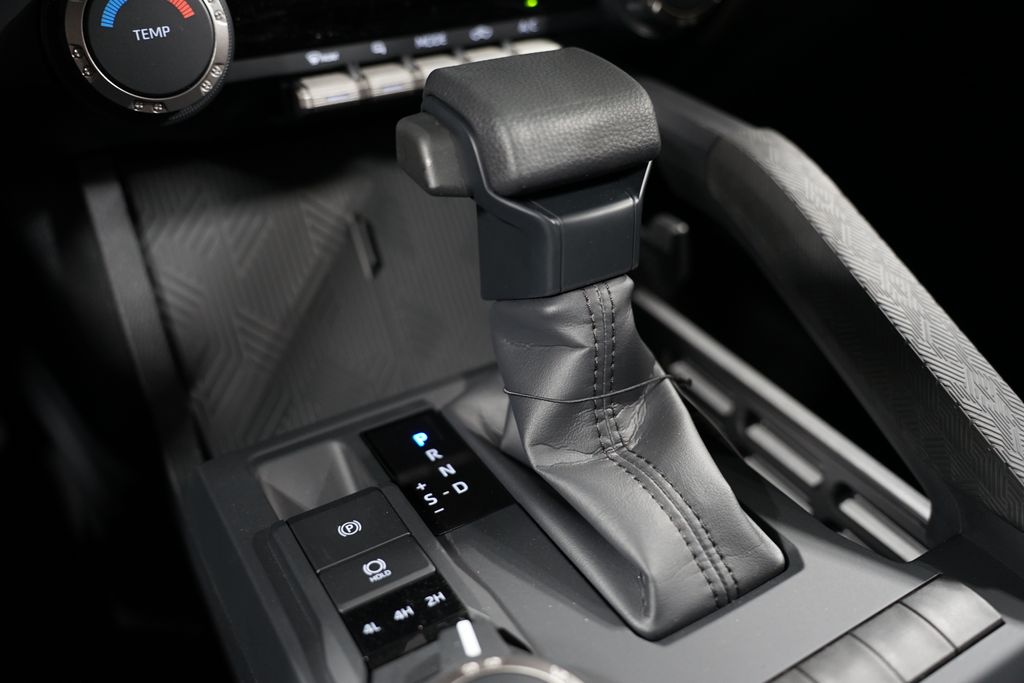 2025 Toyota Tacoma SR5 23
