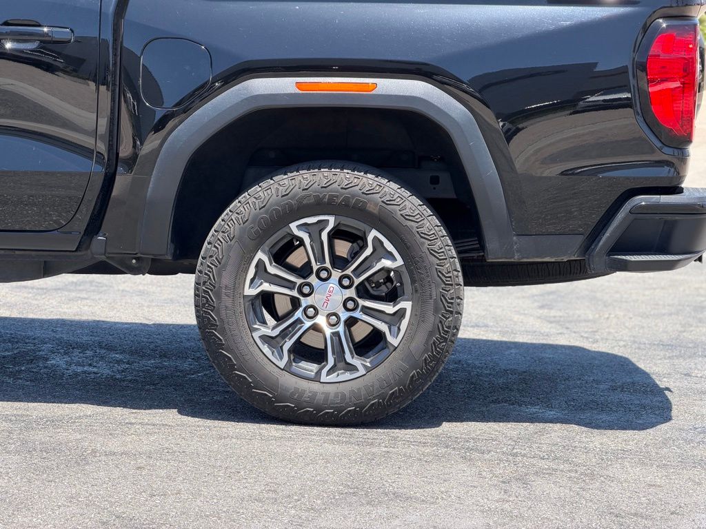 View vehicle photo 3