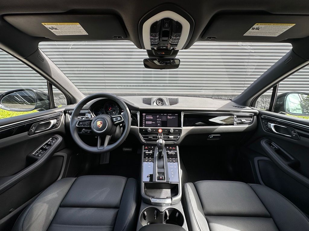 Thumbnail: 2026 Porsche Macan - 6
