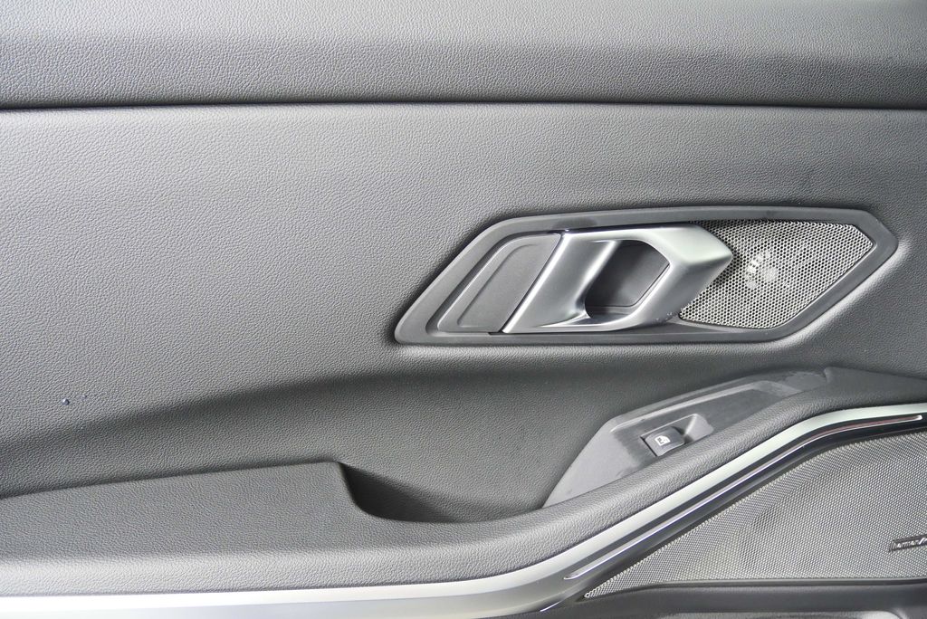 Thumbnail: 2026 BMW 3 Series - 14