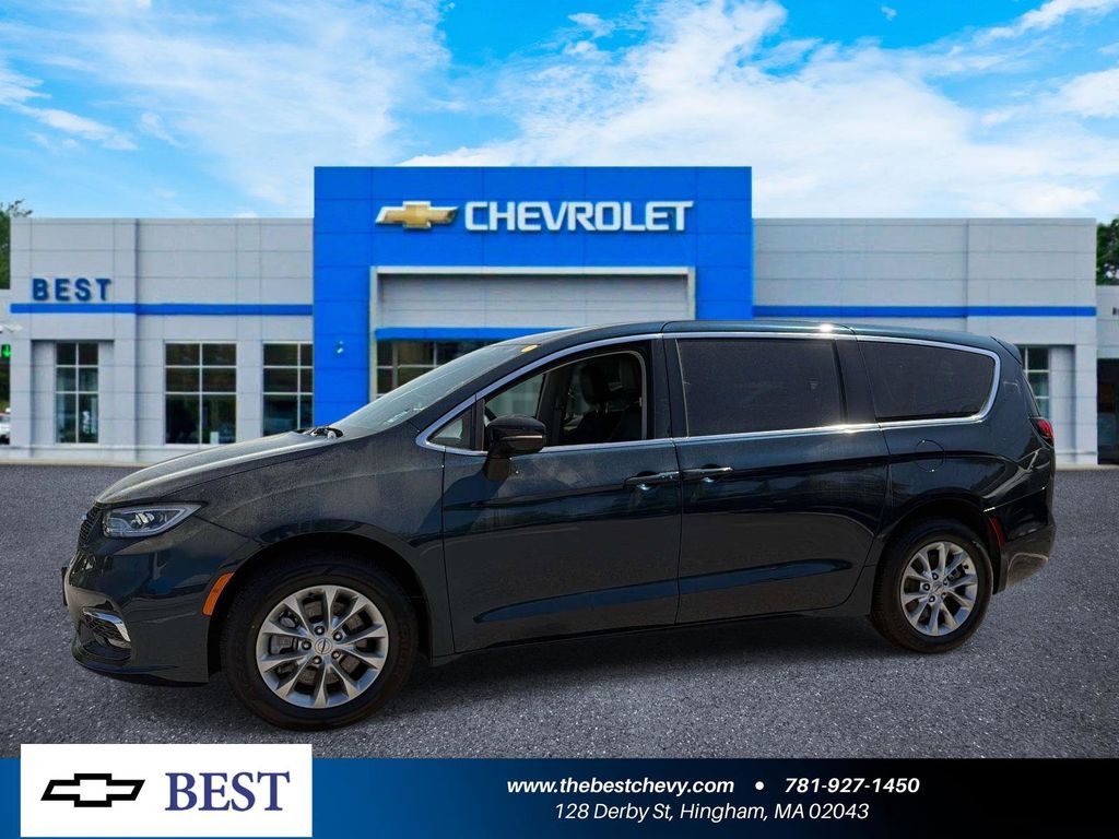 Diamond Black Crystal Pearlcoat 2024 Chrysler Pacifica Touring L AWD Minivan All-Wheel Drive 9-Speed Automatic