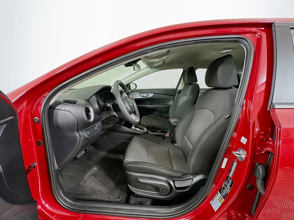 Thumbnail: 2022 Kia Forte - 20