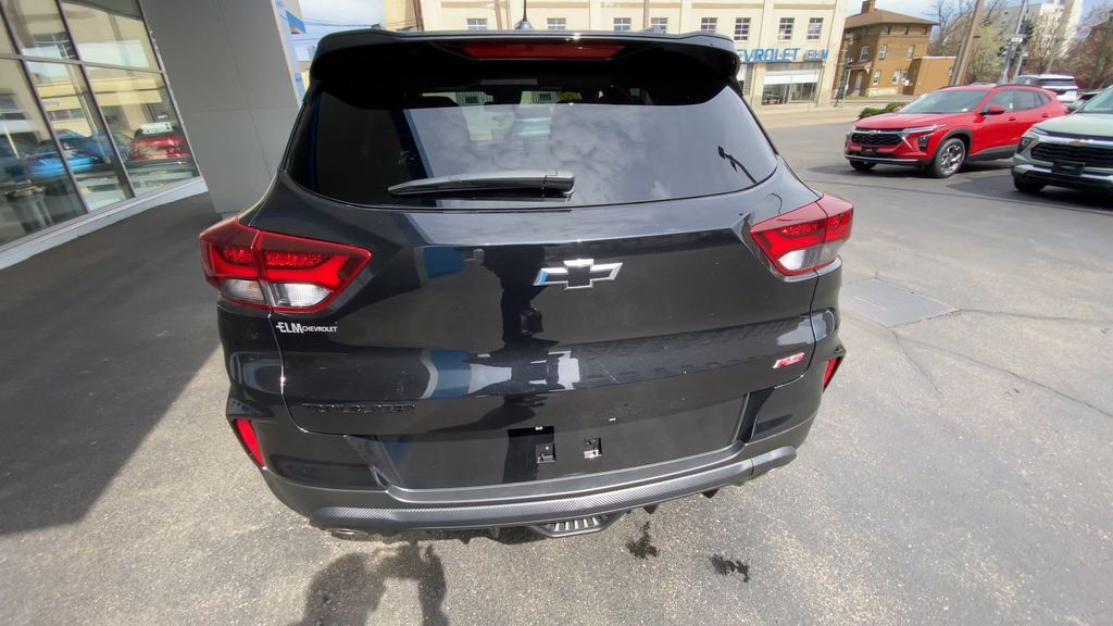 Additional photo of vehicle.
