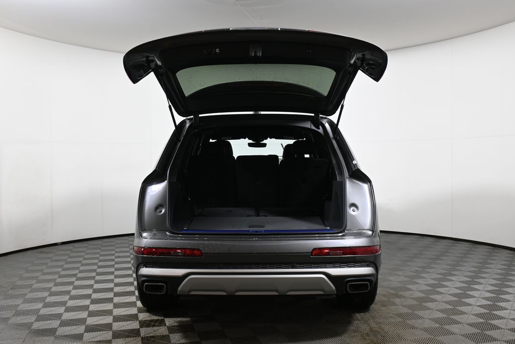 Thumbnail: 2026 Audi Q7 - 30