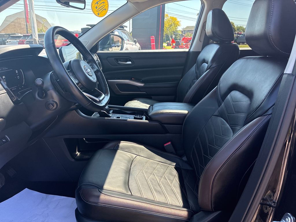 2024 Nissan Pathfinder Platinum Black at South Hills Kia